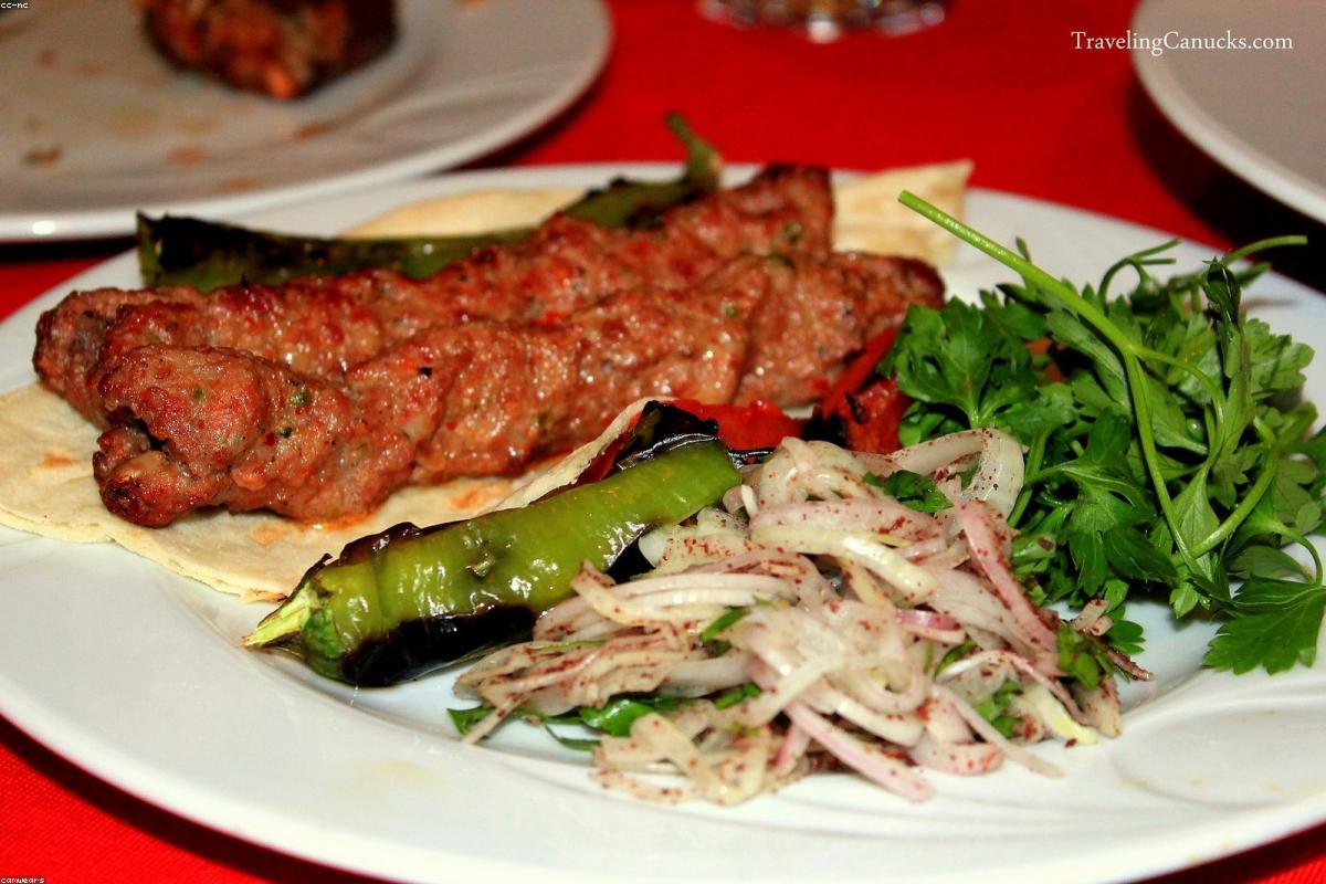 Adana Kebabı ile Urfa Kebabı Arasındaki Farklar Nelerdir?